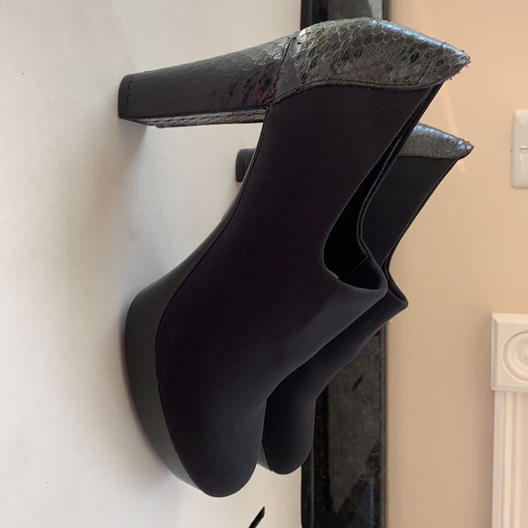 Donald J Pliner Booties/Pumps - Picture 3 of 7